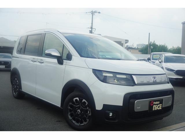 フリード クロスター 登録済未使用車 シートヒーター ブラインドスポットモニター 両側パワースライドドア LEDヘッドライト ハーフレザーシート 15インチアルミ 衝突軽減ブレーキ LEDフォグ 電動パーキングブレーキ(5枚目)