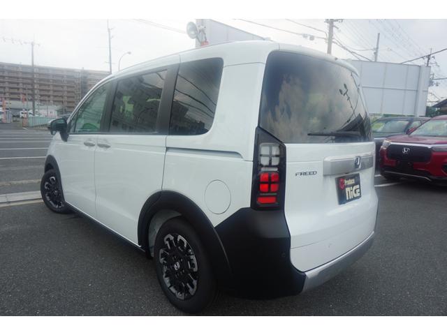 フリード クロスター 登録済未使用車 シートヒーター ブラインドスポットモニター 両側パワースライドドア LEDヘッドライト ハーフレザーシート 15インチアルミ 衝突軽減ブレーキ LEDフォグ 電動パーキングブレーキ(10枚目)