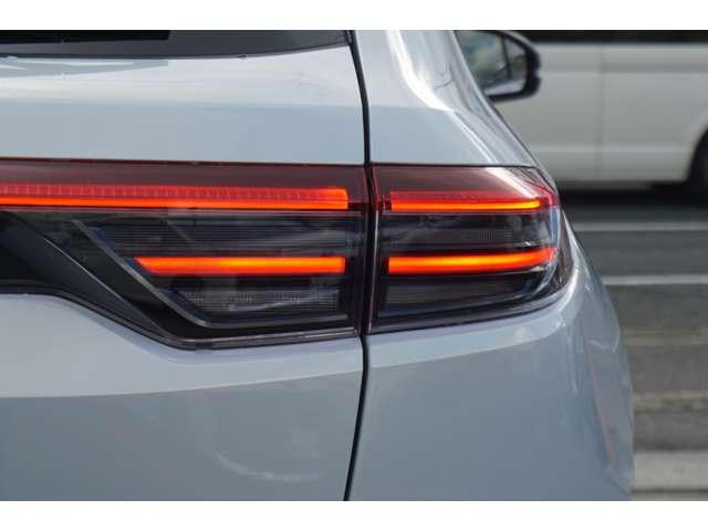ヴェゼル ｅ：ＨＥＶ　Ｚ・ＰＬａＹパッケージ　登録済未使用車　Ｈｏｎｄａ　ＣＯＮＮＥＣＴディスプレー　ブラインドスポットモニター　ＬＥＤヘッドライト　シートヒーター　ビルトインＥＴＣ２．０　バックモニター　ハンズフリーアクセスパワーテールゲート（16枚目）
