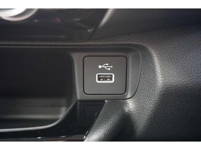 ヴェゼル ｅ：ＨＥＶ　Ｚ・ＰＬａＹパッケージ　登録済未使用車　Ｈｏｎｄａ　ＣＯＮＮＥＣＴディスプレー　ブラインドスポットモニター　ＬＥＤヘッドライト　シートヒーター　ビルトインＥＴＣ２．０　バックモニター　ハンズフリーアクセスパワーテールゲート（58枚目）