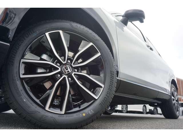 ヴェゼル ｅ：ＨＥＶ　Ｚ・ＰＬａＹパッケージ　登録済未使用車　Ｈｏｎｄａ　ＣＯＮＮＥＣＴディスプレー　ブラインドスポットモニター　ＬＥＤヘッドライト　シートヒーター　ビルトインＥＴＣ２．０　バックモニター　ハンズフリーアクセスパワーテールゲート（73枚目）