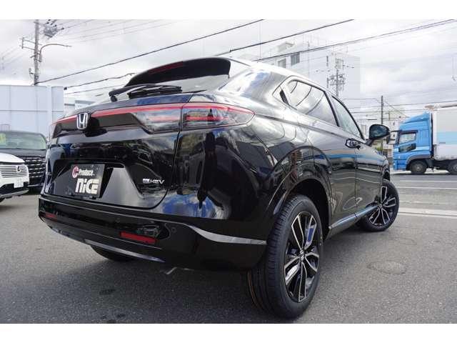 ヴェゼル ｅ：ＨＥＶ　Ｚ・ＰＬａＹパッケージ　登録済未使用車　Ｈｏｎｄａ　ＣＯＮＮＥＣＴディスプレー　ブラインドスポットモニター　ＬＥＤヘッドライト　シートヒーター　ビルトインＥＴＣ２．０　バックモニター　ハンズフリーアクセスパワーテールゲート（6枚目）