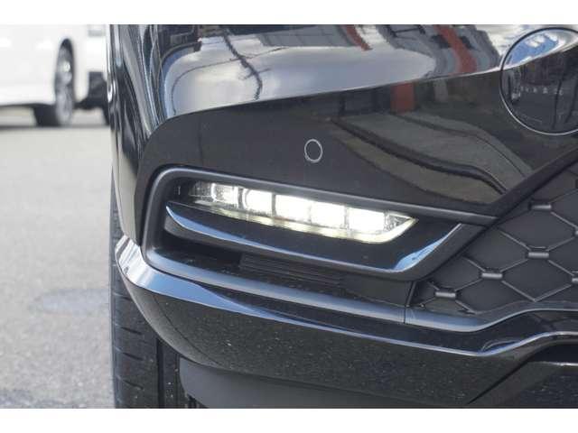 ヴェゼル ｅ：ＨＥＶ　Ｚ・ＰＬａＹパッケージ　登録済未使用車　Ｈｏｎｄａ　ＣＯＮＮＥＣＴディスプレー　ブラインドスポットモニター　ＬＥＤヘッドライト　シートヒーター　ビルトインＥＴＣ２．０　バックモニター　ハンズフリーアクセスパワーテールゲート（14枚目）