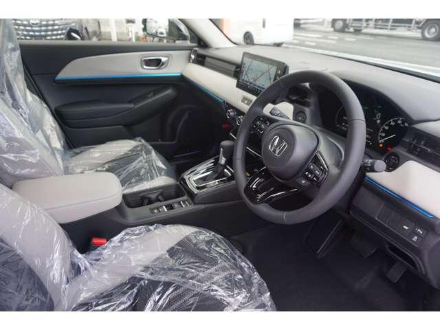 ヴェゼル ｅ：ＨＥＶ　Ｚ・ＰＬａＹパッケージ　登録済未使用車　Ｈｏｎｄａ　ＣＯＮＮＥＣＴディスプレー　ブラインドスポットモニター　ＬＥＤヘッドライト　シートヒーター　ビルトインＥＴＣ２．０　バックモニター　ハンズフリーアクセスパワーテールゲート（17枚目）