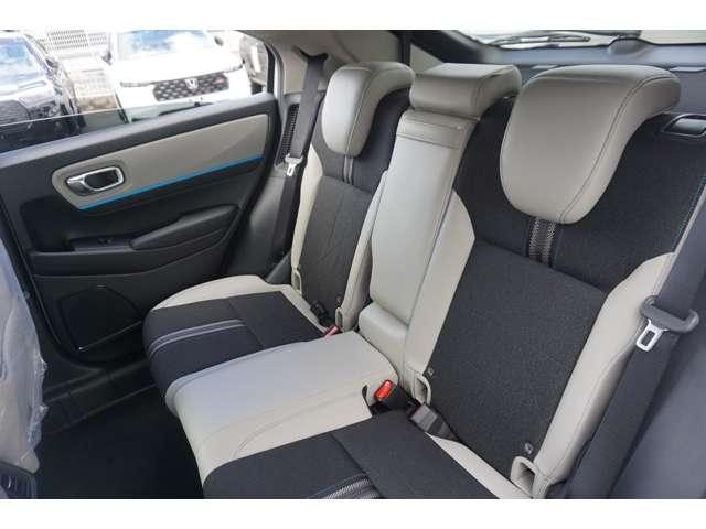 ヴェゼル ｅ：ＨＥＶ　Ｚ・ＰＬａＹパッケージ　登録済未使用車　Ｈｏｎｄａ　ＣＯＮＮＥＣＴディスプレー　ブラインドスポットモニター　ＬＥＤヘッドライト　シートヒーター　ビルトインＥＴＣ２．０　バックモニター　ハンズフリーアクセスパワーテールゲート（38枚目）