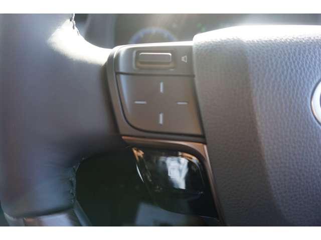 �n���h���͈������܂܊ȒP����B�w�悾���̑���ŃI�[�f�B�I���߁A��i�����̐ݒ�Ȃǂ��ȒP�ɂł��܂��B�n���h���𗣂����Ƃ��Ȃ��A�����̈ړ������Ȃ��h���C�u���y���߂܂��B