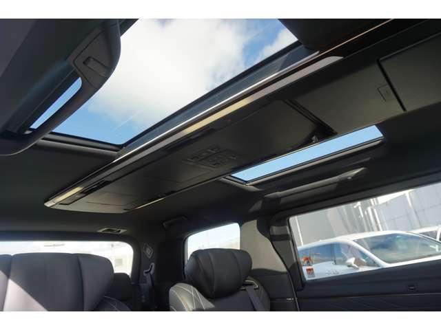 ���E�Ɨ����[�����[�t�i�d���V�F�[�h�����ݍ��ݖh�~�@�\�t�j�X�[�p�[�����O�I�[�o�[�w�b�h�R���\�[���ɂ��킹�āA�Q��ڂ̉E�Ȃƍ��Ȃɂ��ꂼ��z�u�����V�J���̍��E�Ɨ����[�����[�t�I