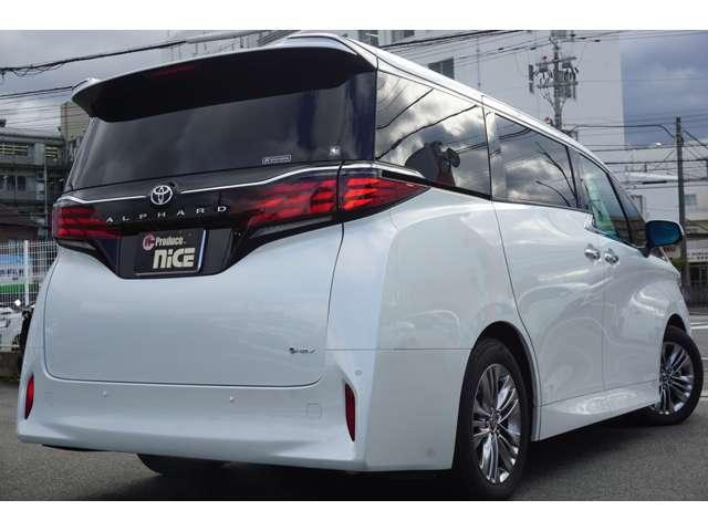 アルファードハイブリッド Ｚ　左右独立ムーンルーフ　ユニバーサルステップ　１４インチナビ　パノラミックビューモニター　デジタルインナーミラー　パワーバックドア（7枚目）