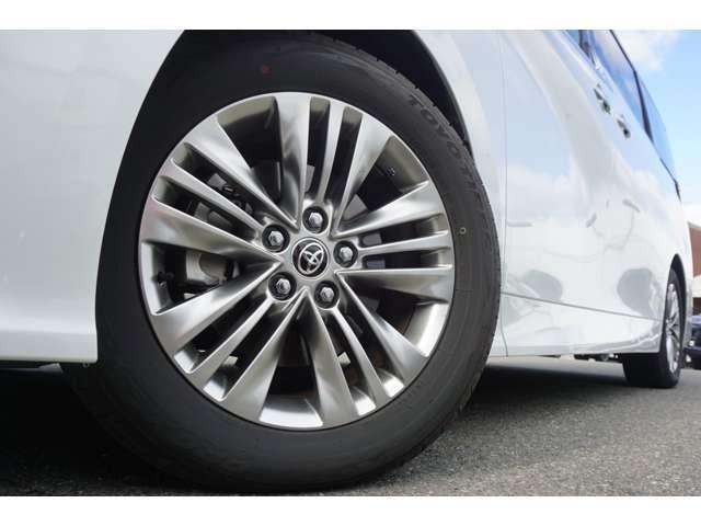 アルファードハイブリッド Ｚ　左右独立ムーンルーフ　ユニバーサルステップ　１４インチナビ　パノラミックビューモニター　デジタルインナーミラー　パワーバックドア（12枚目）