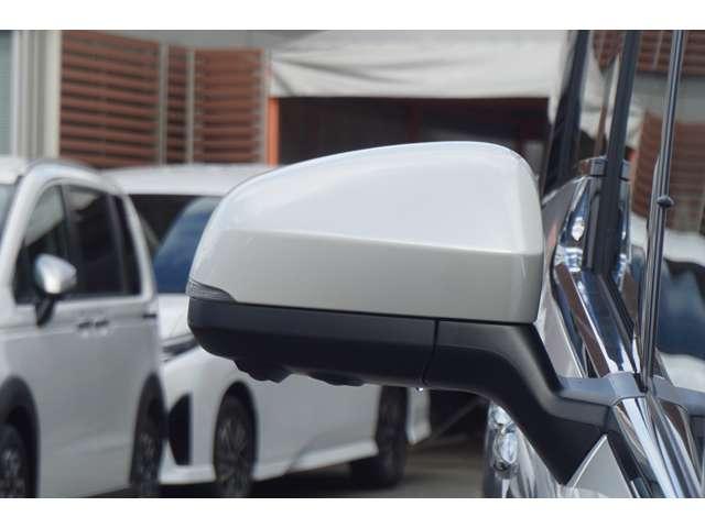 アルファードハイブリッド Ｚ　左右独立ムーンルーフ　ユニバーサルステップ　１４インチナビ　パノラミックビューモニター　デジタルインナーミラー　パワーバックドア（15枚目）