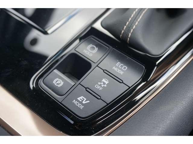 アルファードハイブリッド Ｚ　左右独立ムーンルーフ　ユニバーサルステップ　１４インチナビ　パノラミックビューモニター　デジタルインナーミラー　パワーバックドア（21枚目）