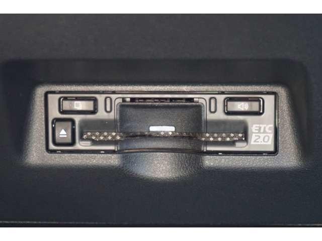 アルファードハイブリッド Ｚ　左右独立ムーンルーフ　ユニバーサルステップ　１４インチナビ　パノラミックビューモニター　デジタルインナーミラー　パワーバックドア（31枚目）