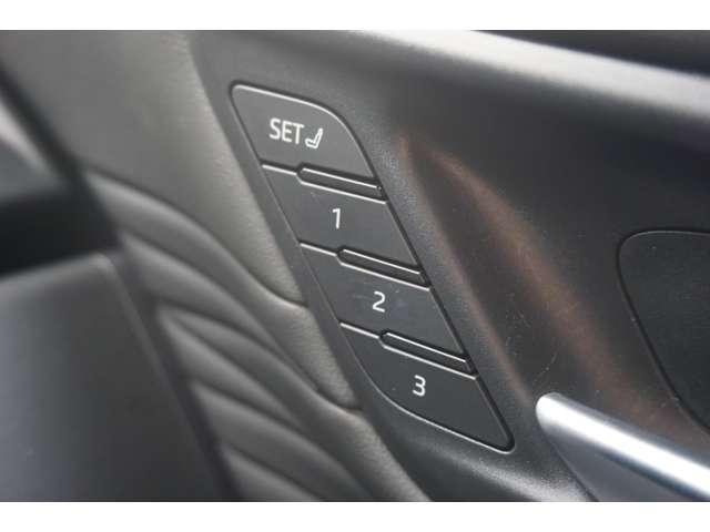 アルファードハイブリッド Ｚ　左右独立ムーンルーフ　ユニバーサルステップ　１４インチナビ　パノラミックビューモニター　デジタルインナーミラー　パワーバックドア（33枚目）