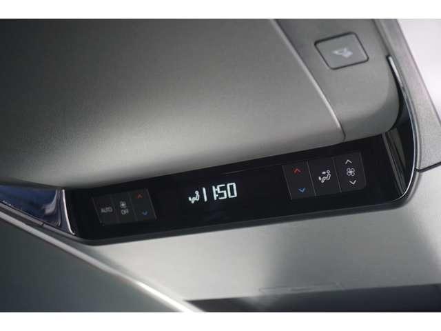 アルファードハイブリッド Ｚ　左右独立ムーンルーフ　ユニバーサルステップ　１４インチナビ　パノラミックビューモニター　デジタルインナーミラー　パワーバックドア（36枚目）