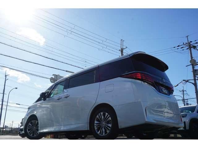 アルファードハイブリッド Ｚ　左右独立ムーンルーフ　ユニバーサルステップ　１４インチナビ　パノラミックビューモニター　デジタルインナーミラー　パワーバックドア（41枚目）