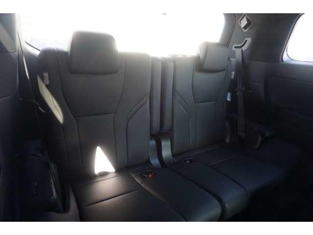 アルファードハイブリッド Ｚ　左右独立ムーンルーフ　ユニバーサルステップ　１４インチナビ　パノラミックビューモニター　デジタルインナーミラー　パワーバックドア（54枚目）