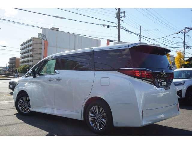 アルファードハイブリッド Ｚ　左右独立ムーンルーフ　ユニバーサルステップ　１４インチナビ　パノラミックビューモニター　デジタルインナーミラー　パワーバックドア（69枚目）