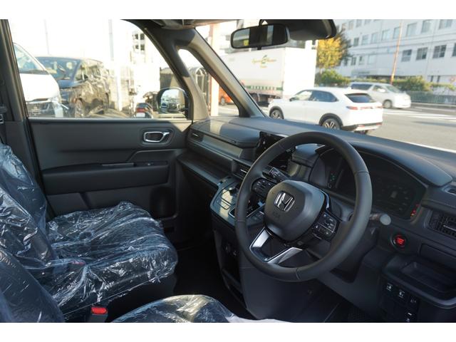 ステップワゴン ｅ：ＨＥＶスパーダ　登録済み未使用車　レーダークルーズコントロール　ブラインドスポットモニター　両側パワースライドドア　パワーバックドア　シートヒーター　ＬＥＤヘッドライト　ホンダセンシング　衝突軽減ブレーキ（17枚目）