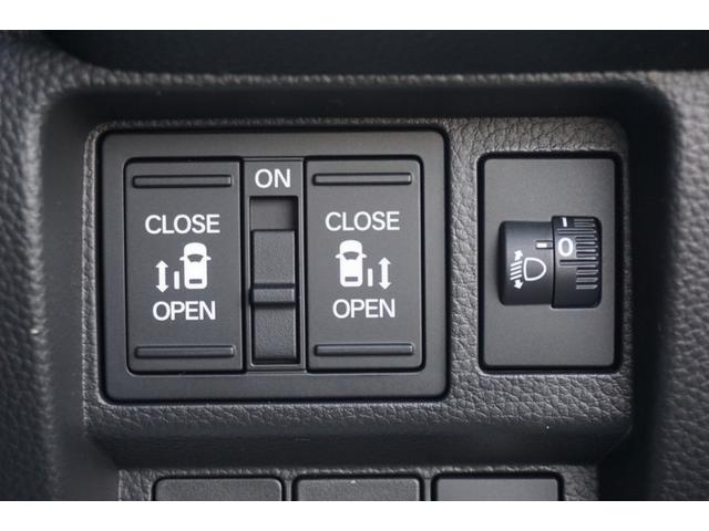 ステップワゴン ｅ：ＨＥＶスパーダ　登録済み未使用車　レーダークルーズコントロール　ブラインドスポットモニター　両側パワースライドドア　パワーバックドア　シートヒーター　ＬＥＤヘッドライト　ホンダセンシング　衝突軽減ブレーキ（21枚目）