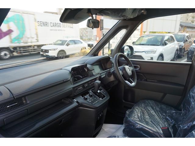 ステップワゴン ｅ：ＨＥＶスパーダ　登録済み未使用車　レーダークルーズコントロール　ブラインドスポットモニター　両側パワースライドドア　パワーバックドア　シートヒーター　ＬＥＤヘッドライト　ホンダセンシング　衝突軽減ブレーキ（77枚目）