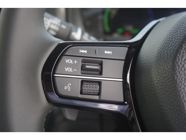 �n���h���͈������܂܊ȒP����B�w�悾���̑���ŃI�[�f�B�I���߁A��i�����̐ݒ�Ȃǂ��ȒP�ɂł��܂��B�n���h���𗣂����Ƃ��Ȃ��A�����̈ړ������Ȃ��h���C�u���y���߂܂��B