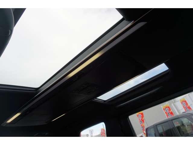 ���E�Ɨ����[�����[�t�i�d���V�F�[�h�����ݍ��ݖh�~�@�\�t�j�X�[�p�[�����O�I�[�o�[�w�b�h�R���\�[���ɂ��킹�āA�Q��ڂ̉E�Ȃƍ��Ȃɂ��ꂼ��z�u�����V�J���̍��E�Ɨ����[�����[�t�I