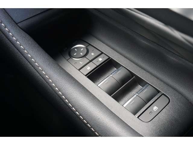 �h�A�̎{���Ŏ����i�[�A�����Ŏ����W�J�B�h�A�̎{���E�����ɘA�����ăh�A�~���[���i�[�E�W�J�B�������ԏ�ɒ��߂鎞�ɕ֗��ȋ@�\�ł��B