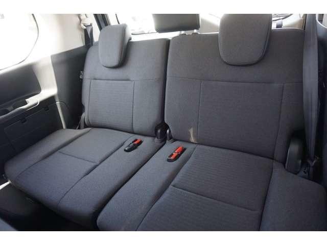 �R��ڃV�[�g�ɂ́A�X���C�h�@�\���̗p�B�L�������̂ق��A���݂̂���N�b�V�����Ƃ�Ƃ�̍��ʕ��ŁA�������ȉƑ���F�l�����҂������Ȃ���K�ȍ���S�n�ł��B