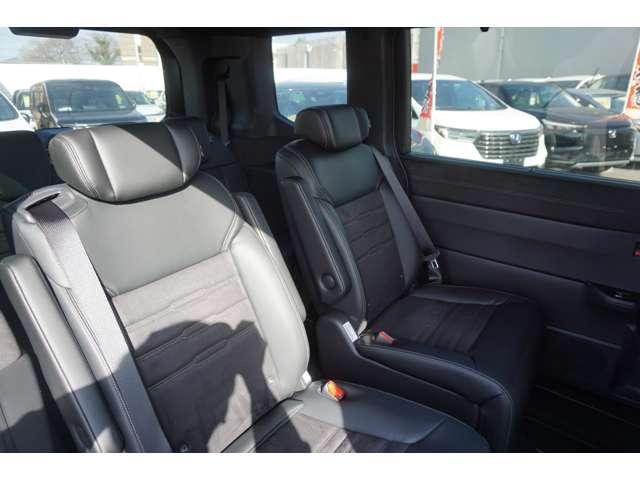 ステップワゴン ｅＨＥＶスパーダプレミアムラインブラックエディション　登録済未使用　全周囲カメラ　左右パワースライドドア　パワーバックドア　シートヒーター　リア独立エアコン　専用スエード調インテリア（32枚目）