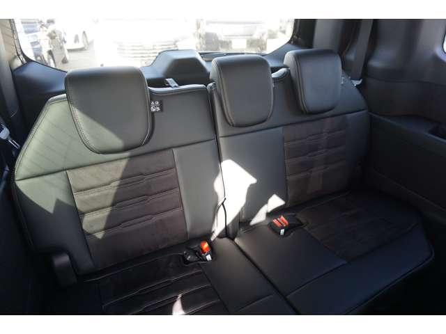 ステップワゴン ｅＨＥＶスパーダプレミアムラインブラックエディション　登録済未使用　全周囲カメラ　左右パワースライドドア　パワーバックドア　シートヒーター　リア独立エアコン　専用スエード調インテリア（33枚目）