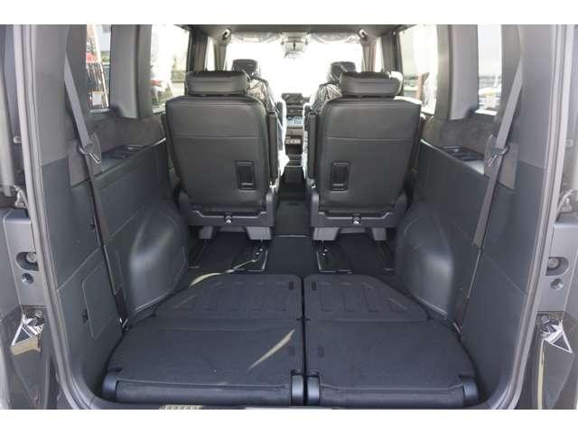 ステップワゴン ｅＨＥＶスパーダプレミアムラインブラックエディション　登録済未使用　全周囲カメラ　左右パワースライドドア　パワーバックドア　シートヒーター　リア独立エアコン　専用スエード調インテリア（35枚目）