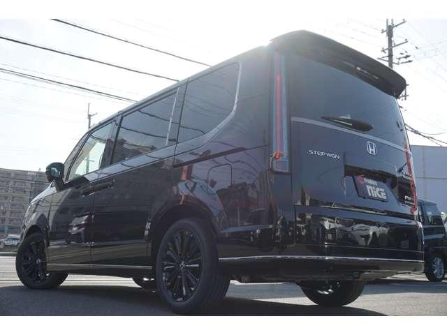 ステップワゴン ｅＨＥＶスパーダプレミアムラインブラックエディション　登録済未使用　全周囲カメラ　左右パワースライドドア　パワーバックドア　シートヒーター　リア独立エアコン　専用スエード調インテリア（42枚目）