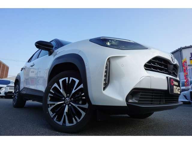 ヤリスクロス ハイブリッドＺ　トヨタ純正８インチディスプレイオーディオ　トヨヤチームメイトアドバンス　パノラミックビューモニター　ブラインドスポットモニター　パワーシート　前席シートヒーター付き　ステアリングヒーター　ＥＴＣ（8枚目）