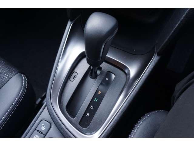 ヤリスクロス ハイブリッドＺ　トヨタ純正８インチディスプレイオーディオ　トヨヤチームメイトアドバンス　パノラミックビューモニター　ブラインドスポットモニター　パワーシート　前席シートヒーター付き　ステアリングヒーター　ＥＴＣ（22枚目）