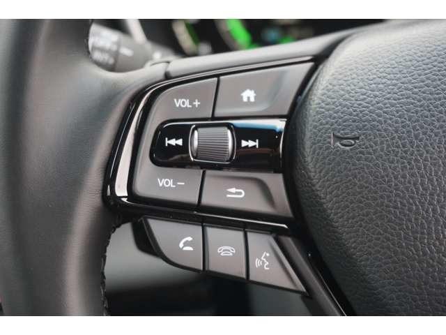 �n���h���͈������܂܊ȒP����B�w�悾���̑���ŃI�[�f�B�I���߁A��i�����̐ݒ�Ȃǂ��ȒP�ɂł��܂��B�n���h���𗣂����Ƃ��Ȃ��A�����̈ړ������Ȃ��h���C�u���y���߂܂��B