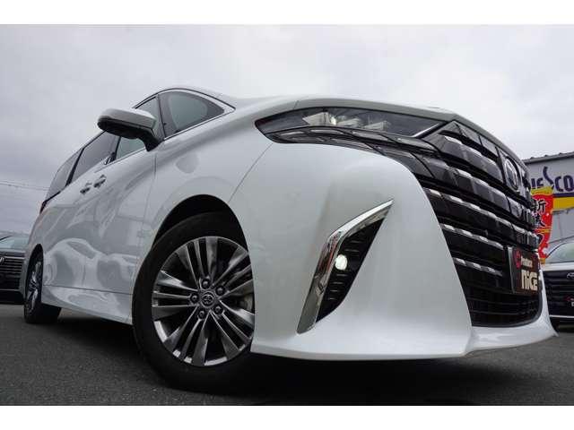 アルファード Ｚ　左右独立ムーンルーフ　１４インチナビ　パノラミックビューモニター　デジタルインナーミラー　ブラインドスポットモニター　パワーバックドア　３眼ＬＥＤヘッドランプ　禁煙車　純正１８インチアルミホイール（8枚目）