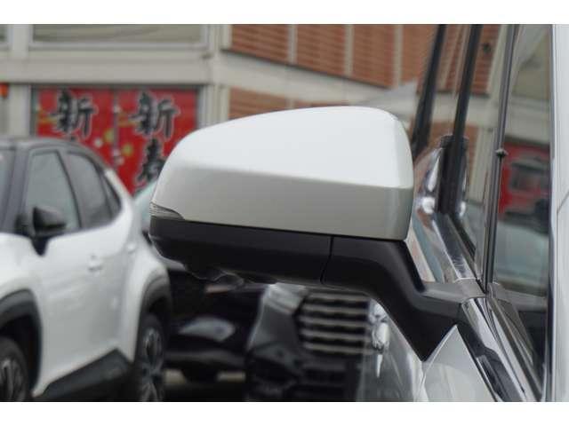 アルファード Ｚ　左右独立ムーンルーフ　１４インチナビ　パノラミックビューモニター　デジタルインナーミラー　ブラインドスポットモニター　パワーバックドア　３眼ＬＥＤヘッドランプ　禁煙車　純正１８インチアルミホイール（15枚目）