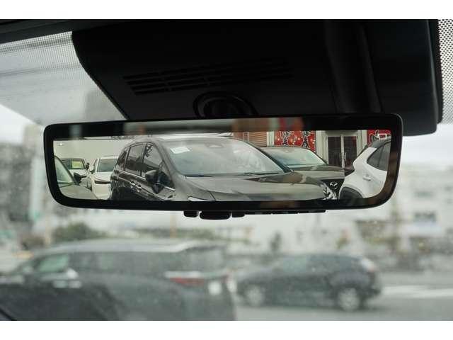 アルファード Ｚ　左右独立ムーンルーフ　１４インチナビ　パノラミックビューモニター　デジタルインナーミラー　ブラインドスポットモニター　パワーバックドア　３眼ＬＥＤヘッドランプ　禁煙車　純正１８インチアルミホイール（24枚目）