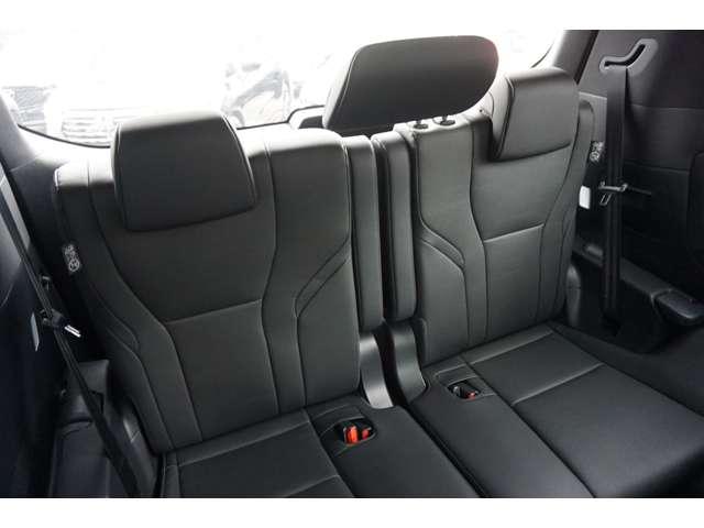 アルファード Ｚ　左右独立ムーンルーフ　１４インチナビ　パノラミックビューモニター　デジタルインナーミラー　ブラインドスポットモニター　パワーバックドア　３眼ＬＥＤヘッドランプ　禁煙車　純正１８インチアルミホイール（40枚目）