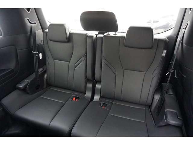 アルファード Ｚ　左右独立ムーンルーフ　１４インチナビ　パノラミックビューモニター　デジタルインナーミラー　ブラインドスポットモニター　パワーバックドア　３眼ＬＥＤヘッドランプ　禁煙車　純正１８インチアルミホイール（41枚目）