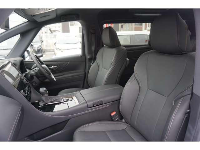 アルファード Ｚ　左右独立ムーンルーフ　１４インチナビ　パノラミックビューモニター　デジタルインナーミラー　ブラインドスポットモニター　パワーバックドア　３眼ＬＥＤヘッドランプ　禁煙車　純正１８インチアルミホイール（43枚目）