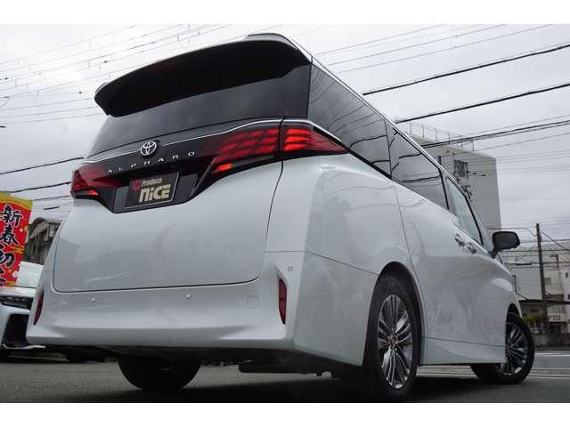 アルファード Ｚ　左右独立ムーンルーフ　１４インチナビ　パノラミックビューモニター　デジタルインナーミラー　ブラインドスポットモニター　パワーバックドア　３眼ＬＥＤヘッドランプ　禁煙車　純正１８インチアルミホイール（47枚目）