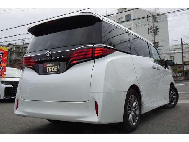 アルファード Ｚ　左右独立ムーンルーフ　１４インチナビ　パノラミックビューモニター　デジタルインナーミラー　ブラインドスポットモニター　パワーバックドア　３眼ＬＥＤヘッドランプ　禁煙車　純正１８インチアルミホイール（61枚目）