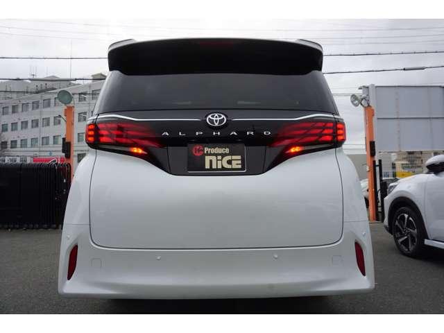 アルファード Ｚ　左右独立ムーンルーフ　１４インチナビ　パノラミックビューモニター　デジタルインナーミラー　ブラインドスポットモニター　パワーバックドア　３眼ＬＥＤヘッドランプ　禁煙車　純正１８インチアルミホイール（68枚目）