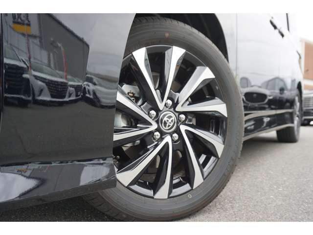 ノア ハイブリッドＳ－Ｚ　快適利便パッケージ　１０．５インチディスプレイ　フルセグＴＶ　ＣＤ／ＤＶＤデッキ１列目・２列目シートヒーター付き　ステアリングヒーター　ハーフレザーシート　パワーバックドア　両側パワースライドドア（12枚目）