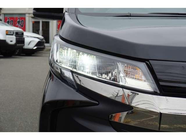 ノア ハイブリッドＳ－Ｚ　快適利便パッケージ　１０．５インチディスプレイ　フルセグＴＶ　ＣＤ／ＤＶＤデッキ１列目・２列目シートヒーター付き　ステアリングヒーター　ハーフレザーシート　パワーバックドア　両側パワースライドドア（13枚目）