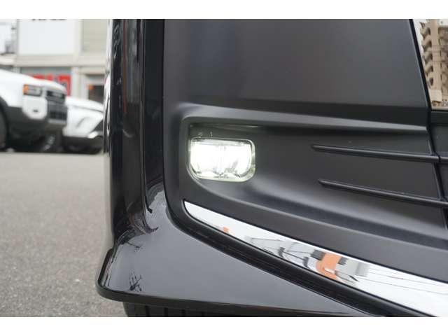 ノア ハイブリッドＳ－Ｚ　快適利便パッケージ　１０．５インチディスプレイ　フルセグＴＶ　ＣＤ／ＤＶＤデッキ１列目・２列目シートヒーター付き　ステアリングヒーター　ハーフレザーシート　パワーバックドア　両側パワースライドドア（14枚目）