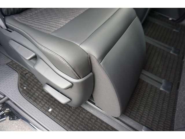 ノア ハイブリッドＳ－Ｚ　快適利便パッケージ　１０．５インチディスプレイ　フルセグＴＶ　ＣＤ／ＤＶＤデッキ１列目・２列目シートヒーター付き　ステアリングヒーター　ハーフレザーシート　パワーバックドア　両側パワースライドドア（41枚目）