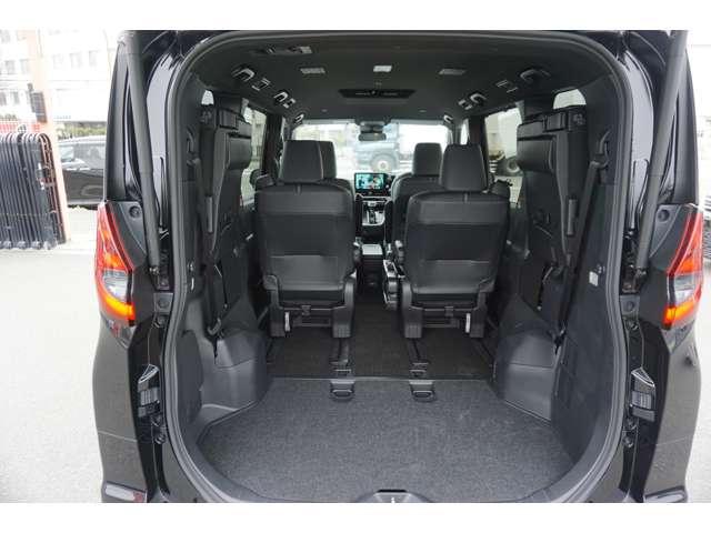 ノア ハイブリッドＳ－Ｚ　快適利便パッケージ　１０．５インチディスプレイ　フルセグＴＶ　ＣＤ／ＤＶＤデッキ１列目・２列目シートヒーター付き　ステアリングヒーター　ハーフレザーシート　パワーバックドア　両側パワースライドドア（44枚目）