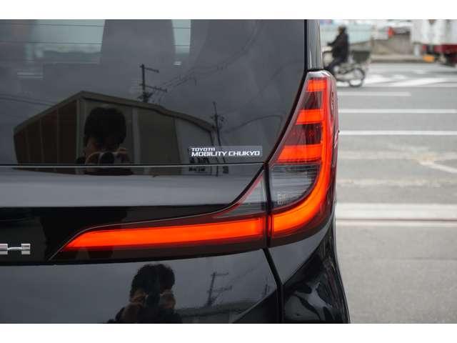 ノア ハイブリッドＳ－Ｚ　快適利便パッケージ　１０．５インチディスプレイ　フルセグＴＶ　ＣＤ／ＤＶＤデッキ１列目・２列目シートヒーター付き　ステアリングヒーター　ハーフレザーシート　パワーバックドア　両側パワースライドドア（78枚目）